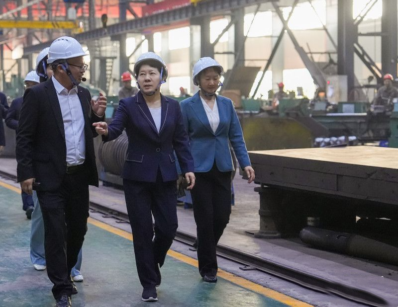 湖南省委常委、长沙市委书记吴桂英调研尊龙·凯时机器
